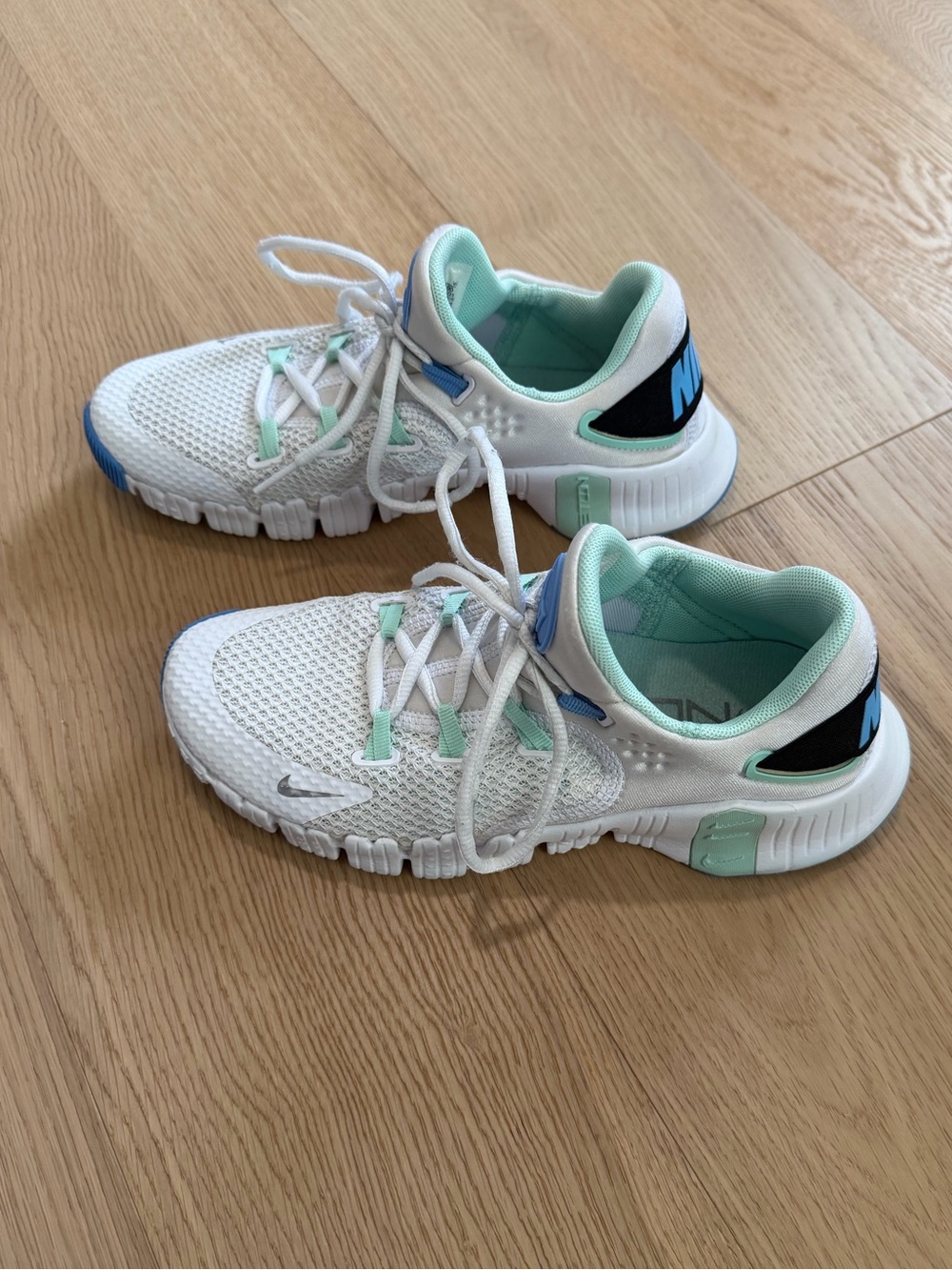 Women size 7 metcons